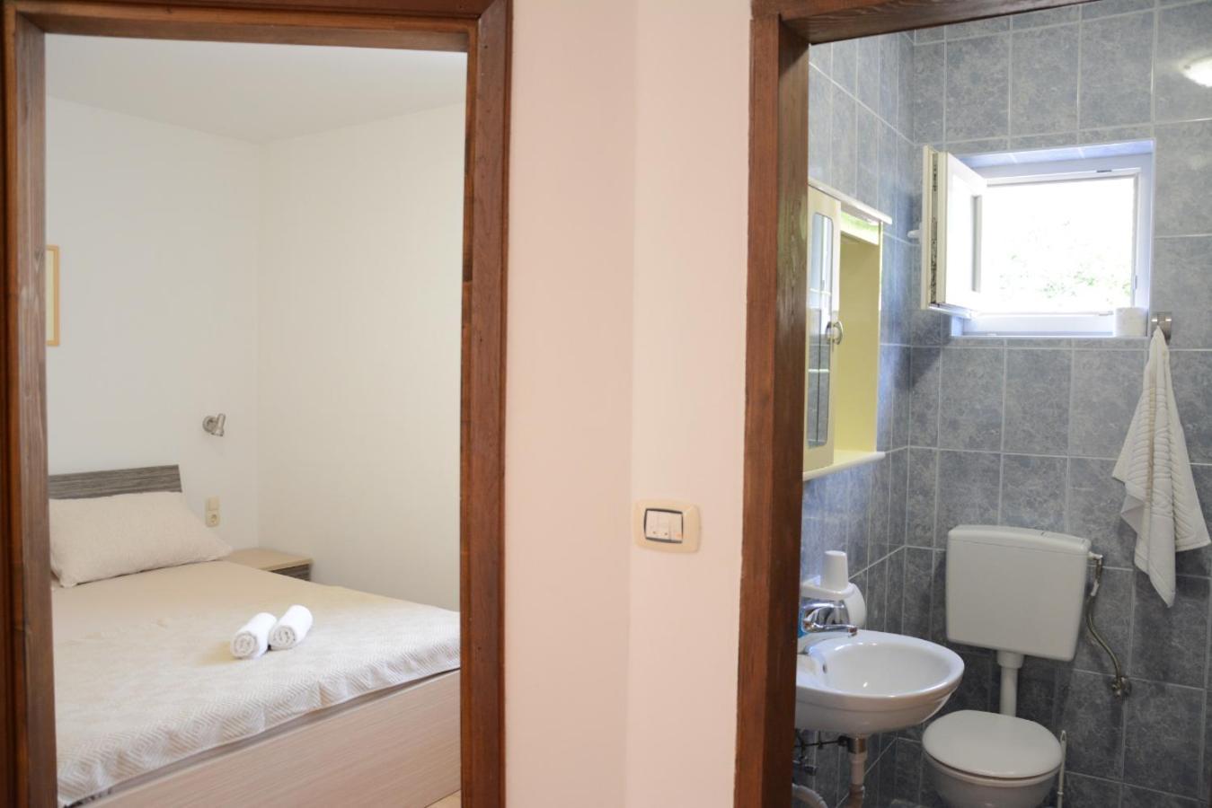 Apartments Marina Ražanac Habitación foto