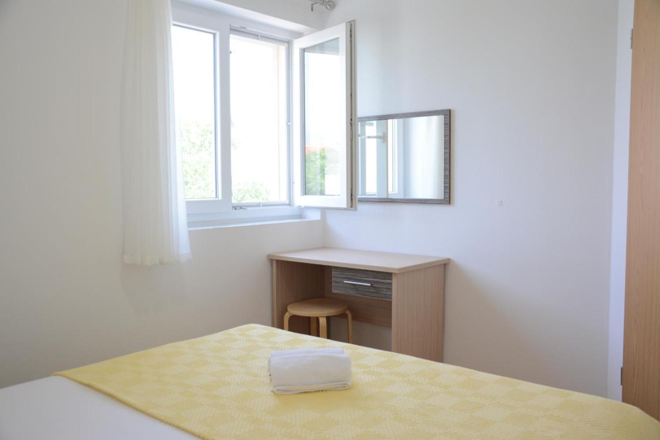 Apartments Marina Ražanac Habitación foto