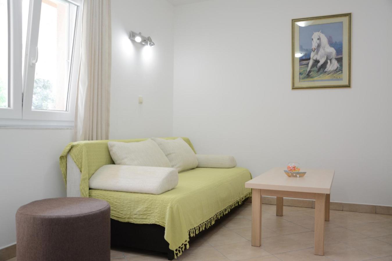 Apartments Marina Ražanac Habitación foto